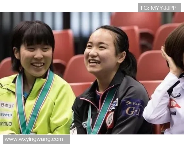 因贺炜追逐梦想与足球明星相爱展开的青春爱情故事